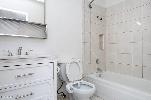 $1,250 | 25 Gold Bar Court, Unit C, Las Vegas, NV 89104