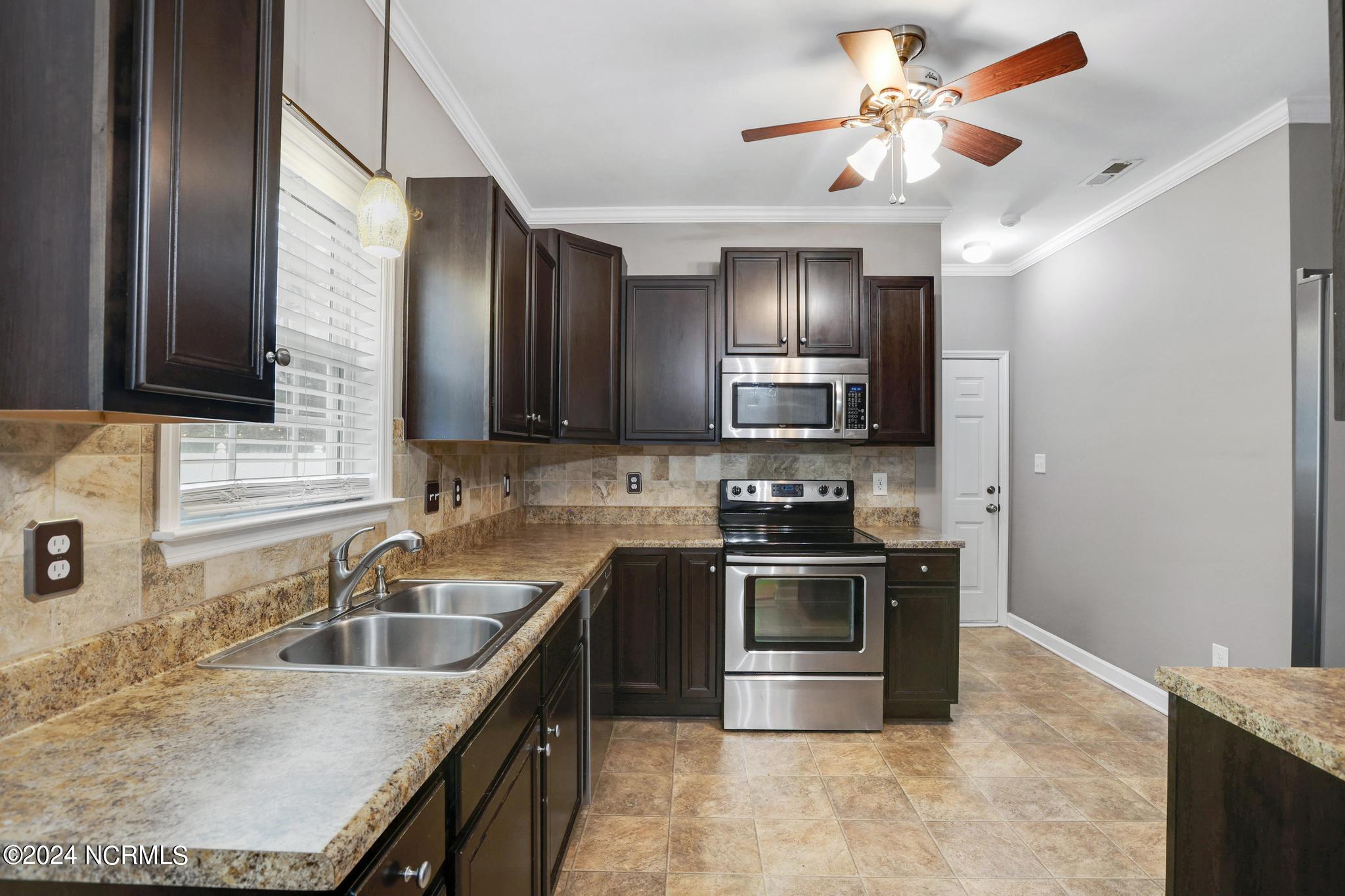 211 Wedgefield Circle Maple Hill, NC 28454 - Photo 6 of 66 IMG_6480