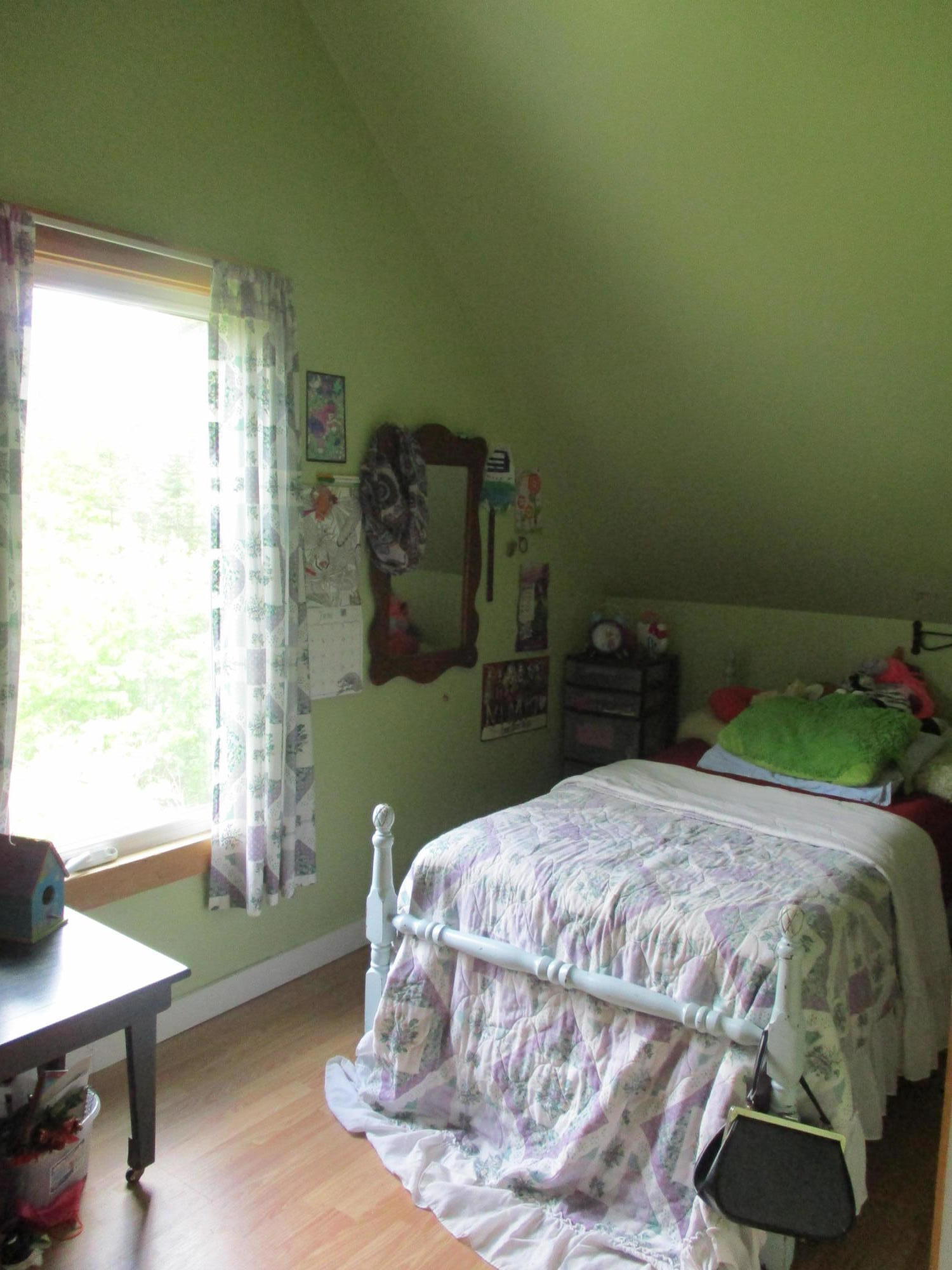 2749 Washington Road Waldoboro, ME 04572 - Photo 4 of 10 Bed1