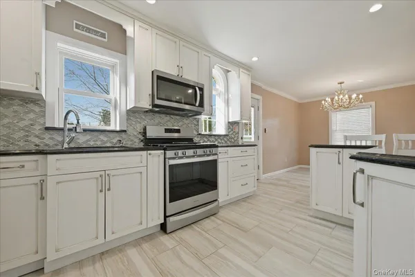 $4,995 | 18 Durham Road, New Hyde Park, NY 11040