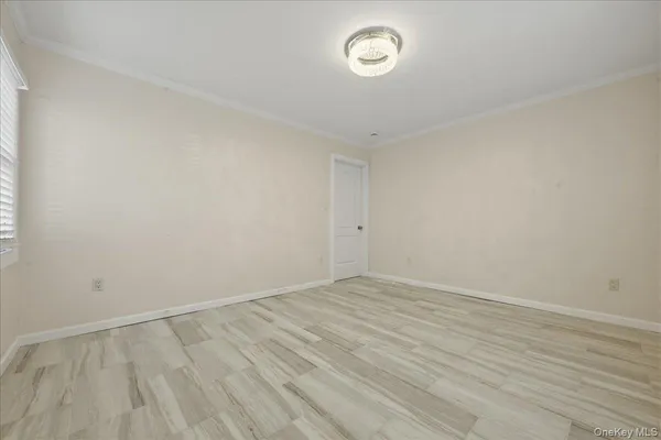 $4,995 | 18 Durham Road, New Hyde Park, NY 11040