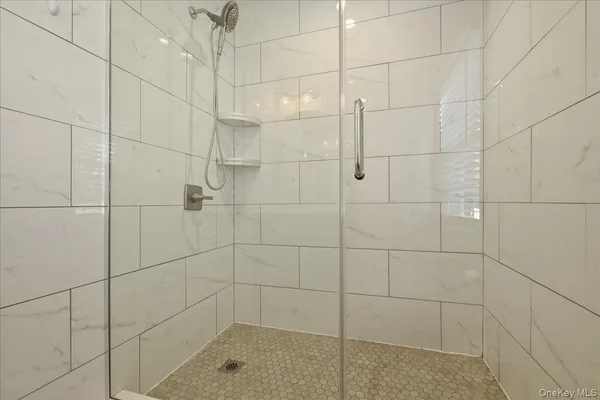 $4,995 | 18 Durham Road, New Hyde Park, NY 11040