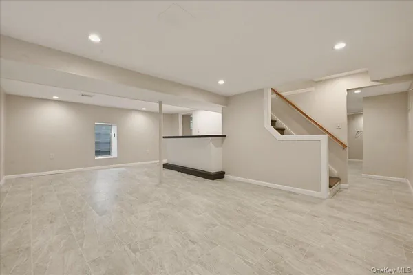 $4,995 | 18 Durham Road, New Hyde Park, NY 11040