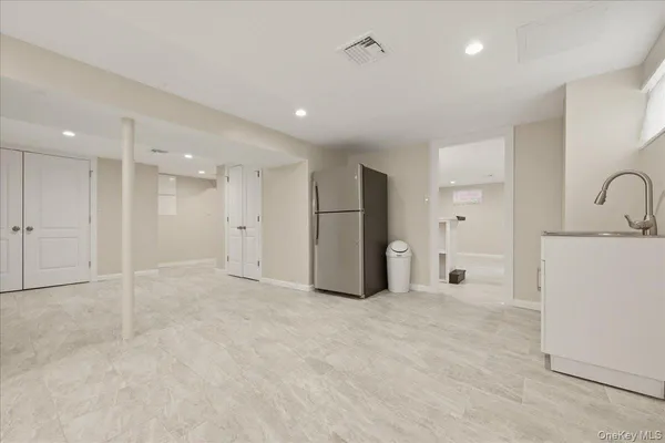 $4,995 | 18 Durham Road, New Hyde Park, NY 11040