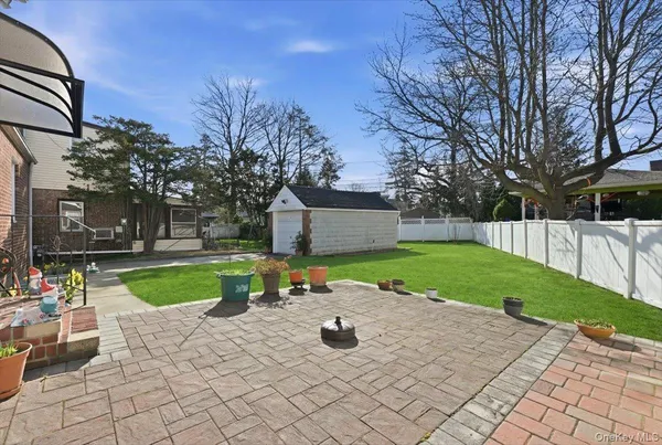 $4,995 | 18 Durham Road, New Hyde Park, NY 11040