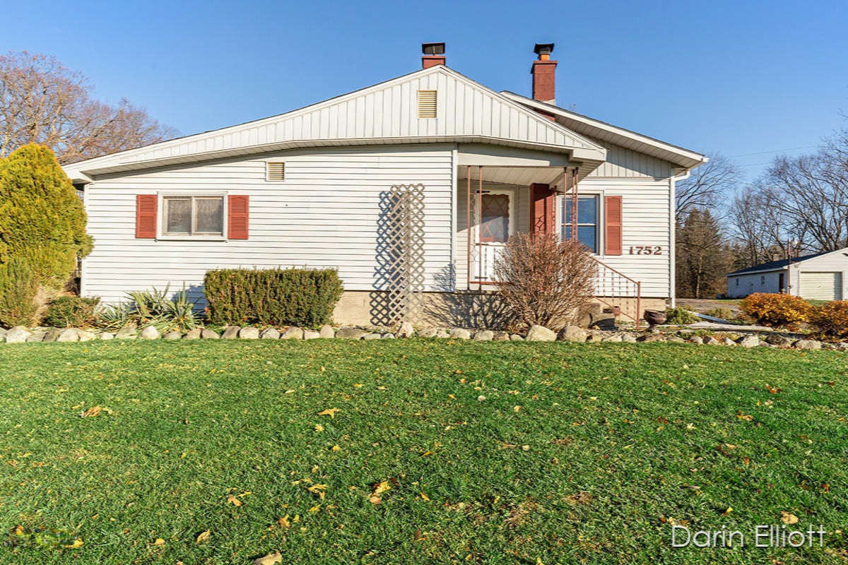 1752 Haynor Road Ionia, MI 48846 - Photo 7 of 53 IMG_1000