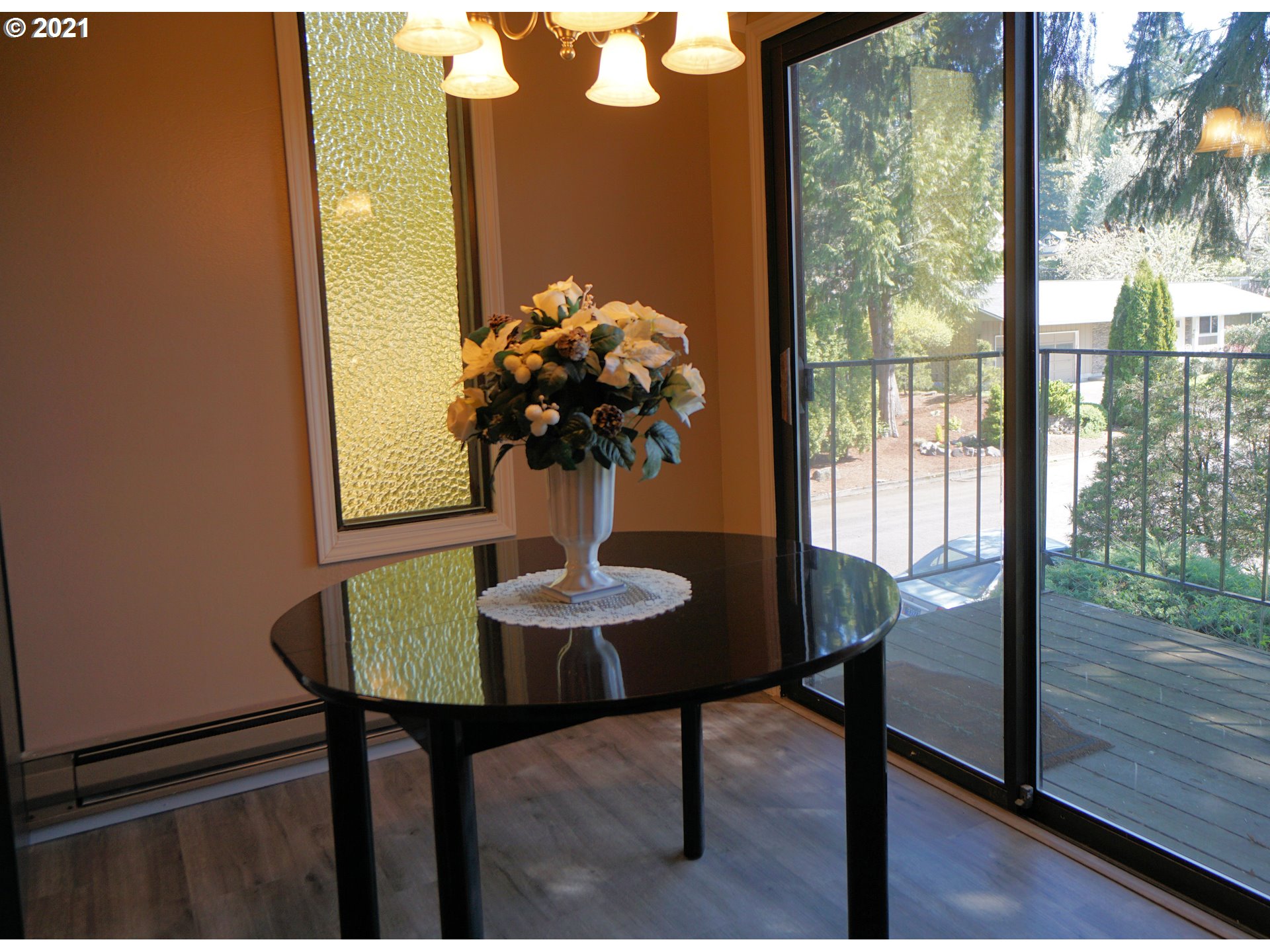 3128 Southwest Carson Street Portland, OR 97219 - Photo 11 of 31 Gallery Image 11