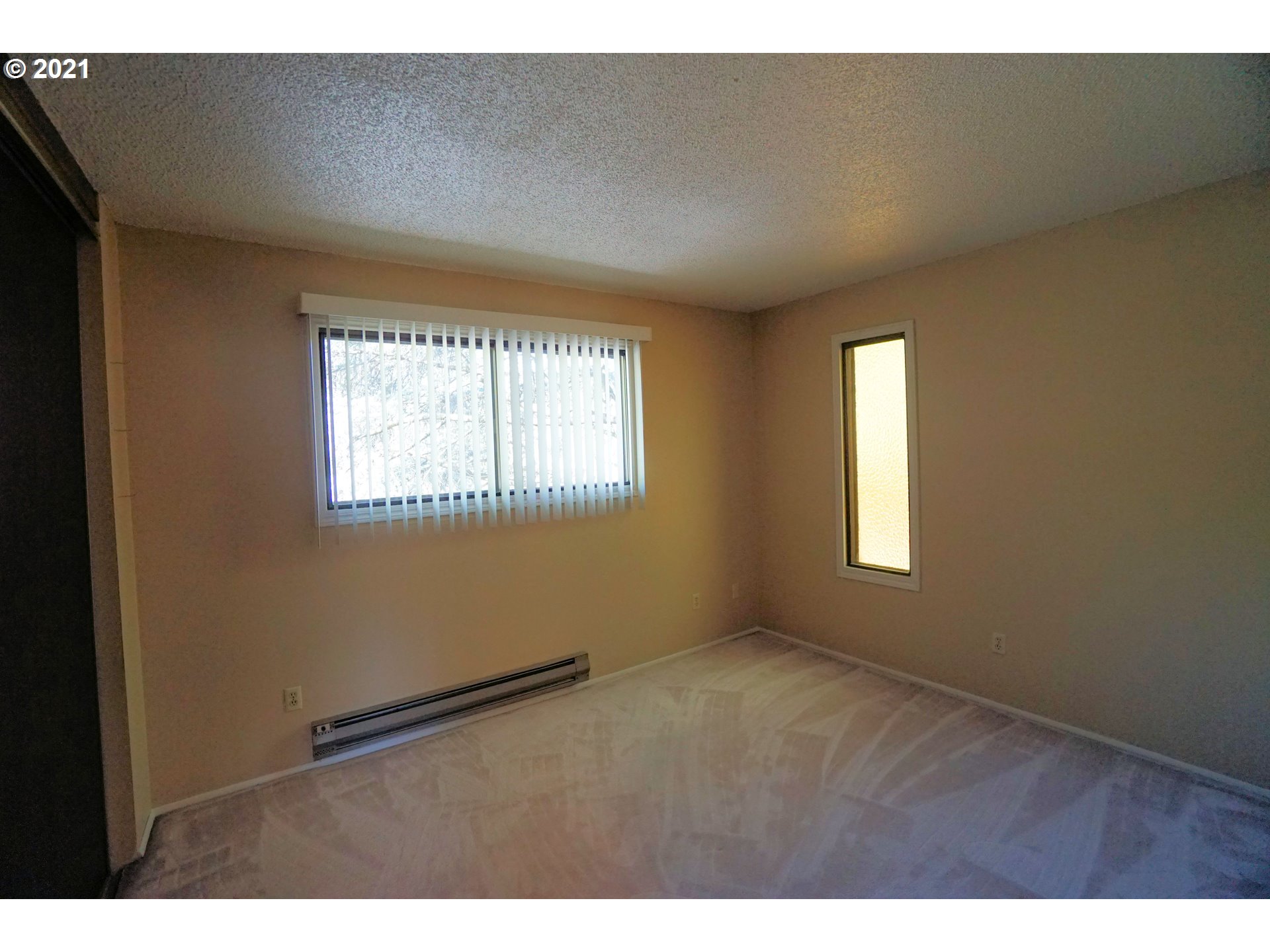 3128 Southwest Carson Street Portland, OR 97219 - Photo 13 of 31 Gallery Image 13