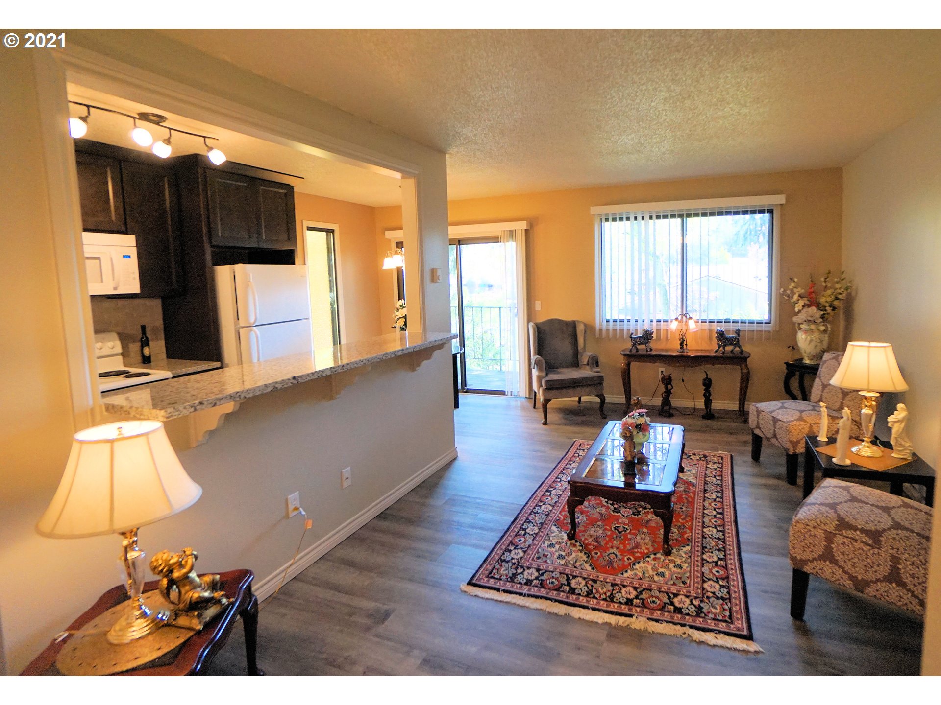 3128 Southwest Carson Street Portland, OR 97219 - Photo 3 of 31 Gallery Image 3