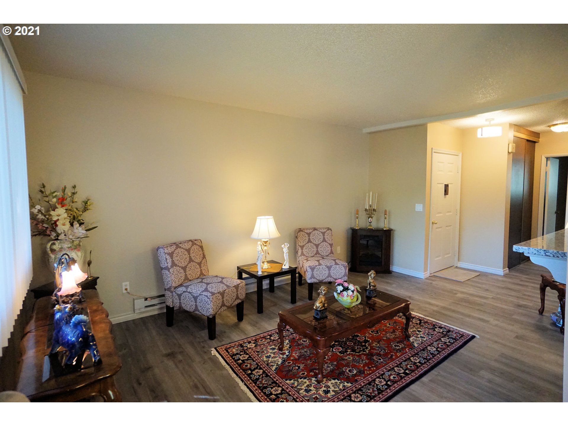 3128 Southwest Carson Street Portland, OR 97219 - Photo 6 of 31 Gallery Image 6