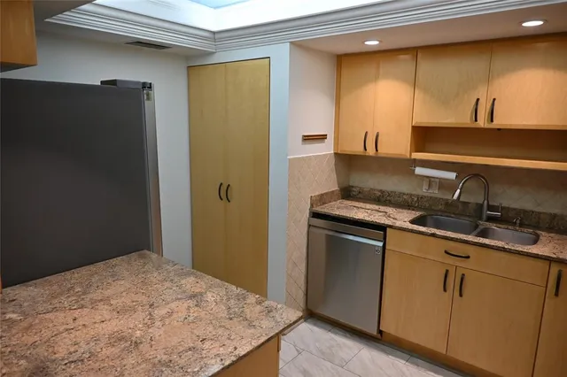 $3,200 | 1800 South Ocean Boulevard, Unit 804, Pompano Beach, FL 33062