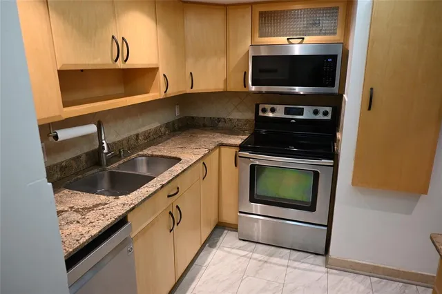 $3,200 | 1800 South Ocean Boulevard, Unit 804, Pompano Beach, FL 33062