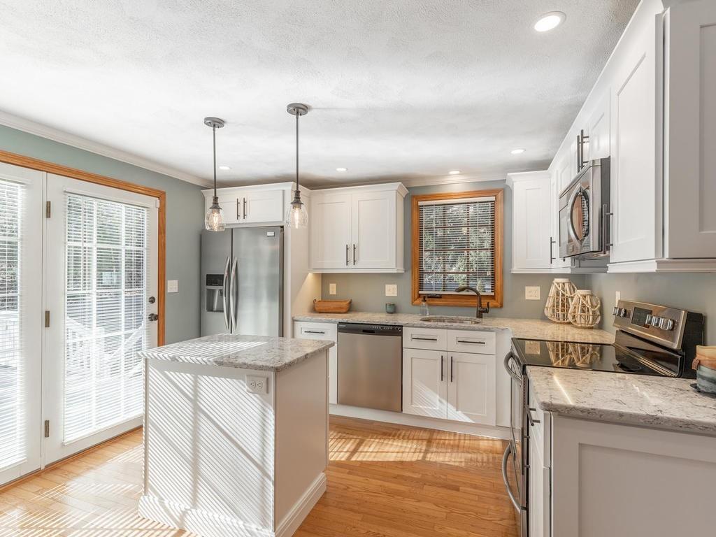 239 River St Extension Billerica, MA 01821 - Photo 6 of 34