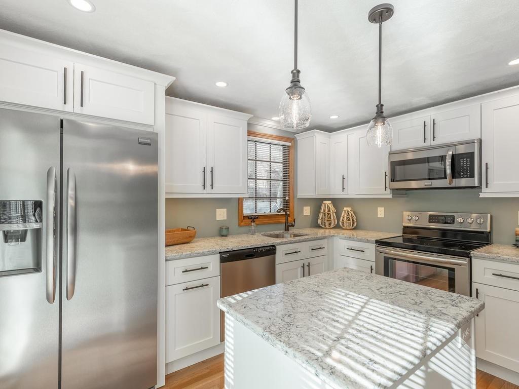 239 River St Extension Billerica, MA 01821 - Photo 7 of 34