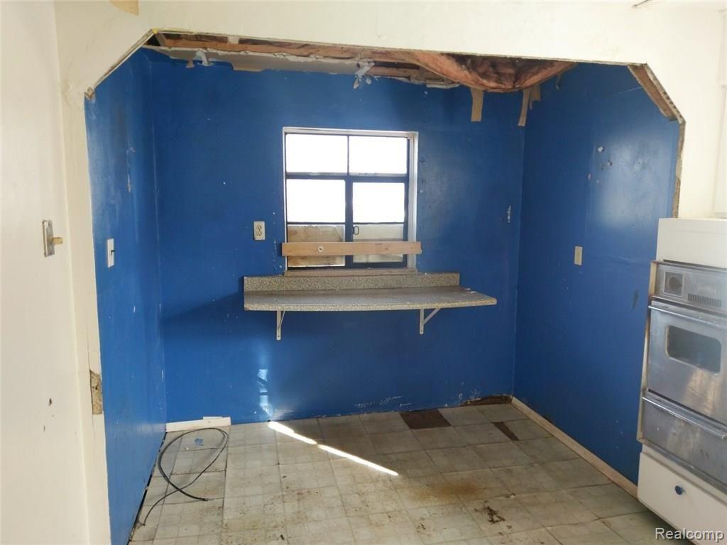 16554 Trinity Street Detroit, MI 48219 - Photo 10 of 26 Trinity (7) (Large).jpg
