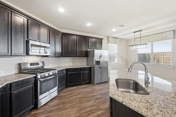 $334,500 | 100 North Highland Drive, Sanger, TX 76266