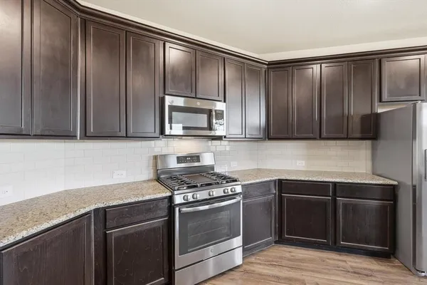 $334,500 | 100 North Highland Drive, Sanger, TX 76266