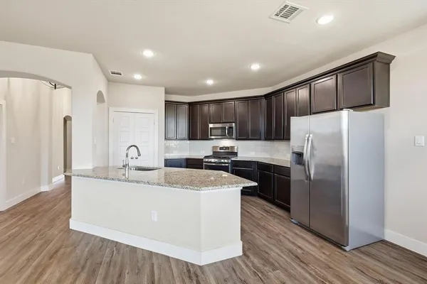 $334,500 | 100 North Highland Drive, Sanger, TX 76266