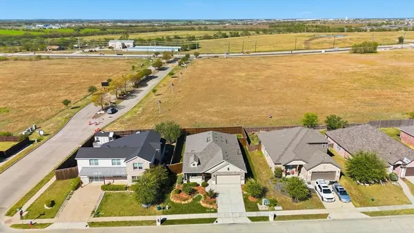 $334,500 | 100 North Highland Drive, Sanger, TX 76266