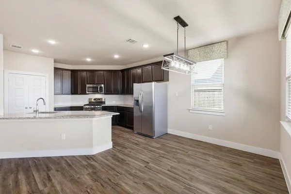 $334,500 | 100 North Highland Drive, Sanger, TX 76266