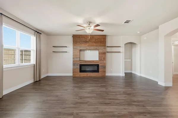 $334,500 | 100 North Highland Drive, Sanger, TX 76266