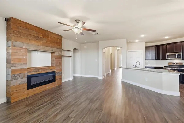 $334,500 | 100 North Highland Drive, Sanger, TX 76266