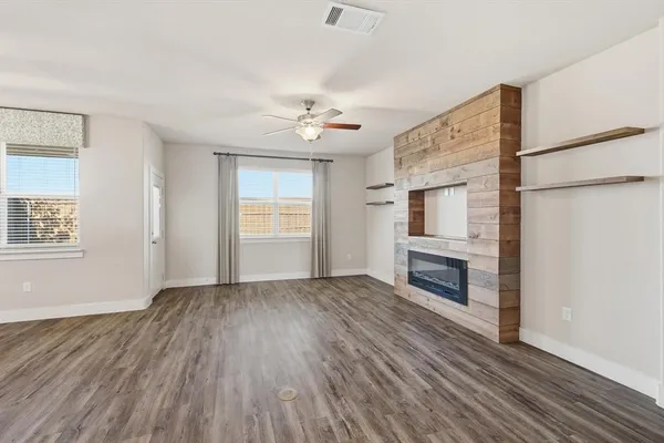 $334,500 | 100 North Highland Drive, Sanger, TX 76266