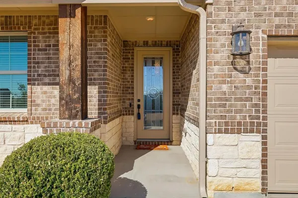 $334,500 | 100 North Highland Drive, Sanger, TX 76266