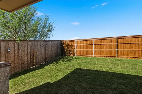 $334,500 | 100 North Highland Drive, Sanger, TX 76266