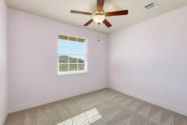 $334,500 | 100 North Highland Drive, Sanger, TX 76266