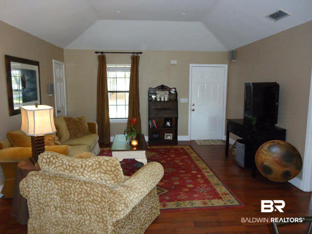 9470 County Road 24 Fairhope, AL 36532 - Photo 8 of 17 Living Room