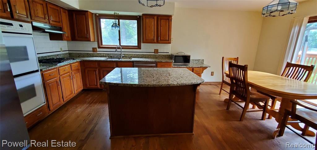 835 Stanford Circle Rochester Hills, MI 48309 - Photo 5 of 18