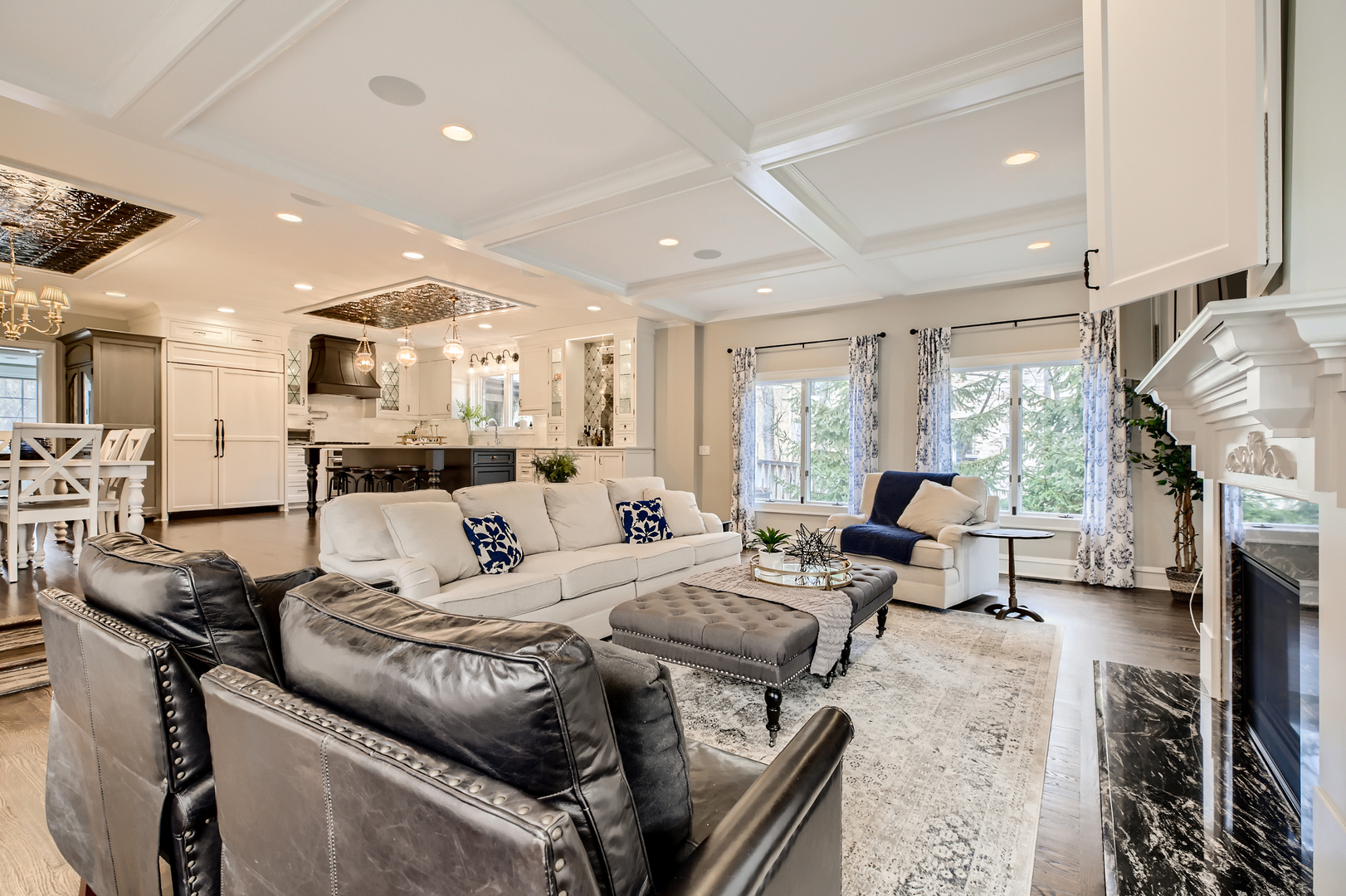 407 Brierhill Road Deerfield, IL 60015 - Photo 7 of 38