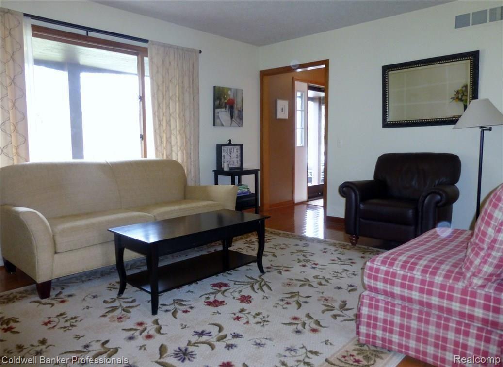 5412 Farley Road Clarkston, MI 48346 - Photo 18 of 32 18.JPG