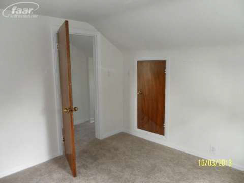 253 North Milford Road Highland, MI 48357 - Photo 12 of 20 20375958-11.JPG