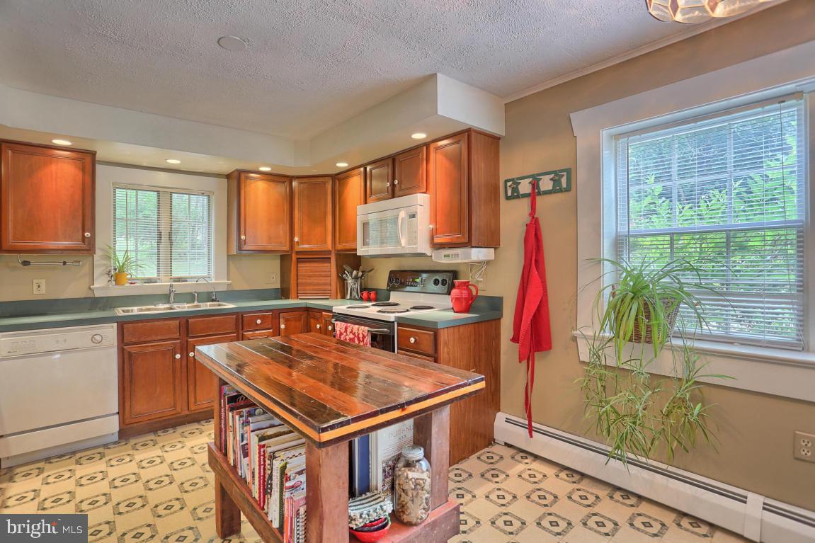 1394 North Strickler Road Manheim, PA 17545 - Photo 14 of 40
