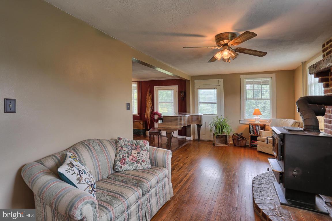 1394 North Strickler Road Manheim, PA 17545 - Photo 7 of 40