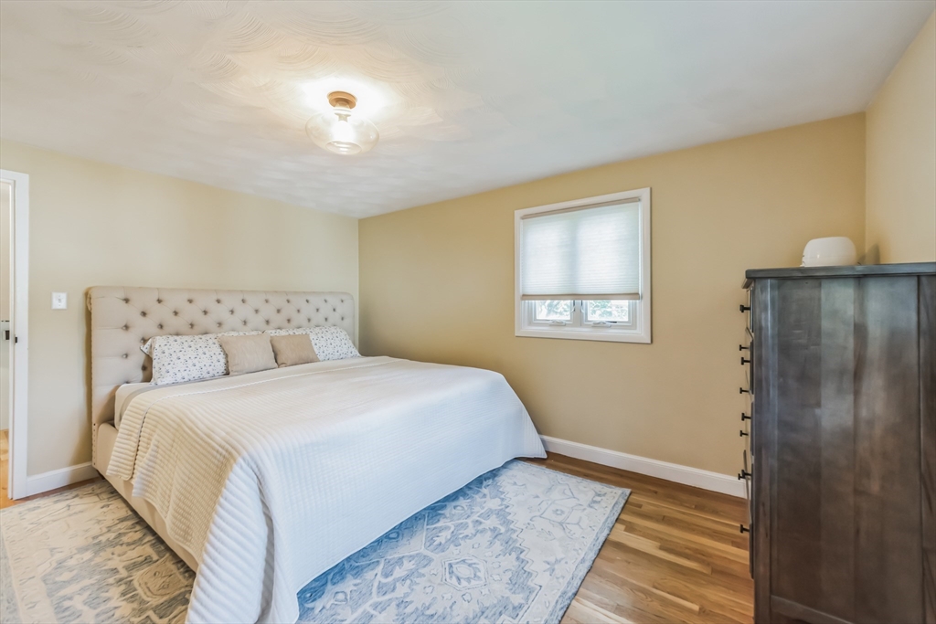 7 Hanford Road Stoneham, MA 02180 - Photo 9 of 28 Gallery Image 9