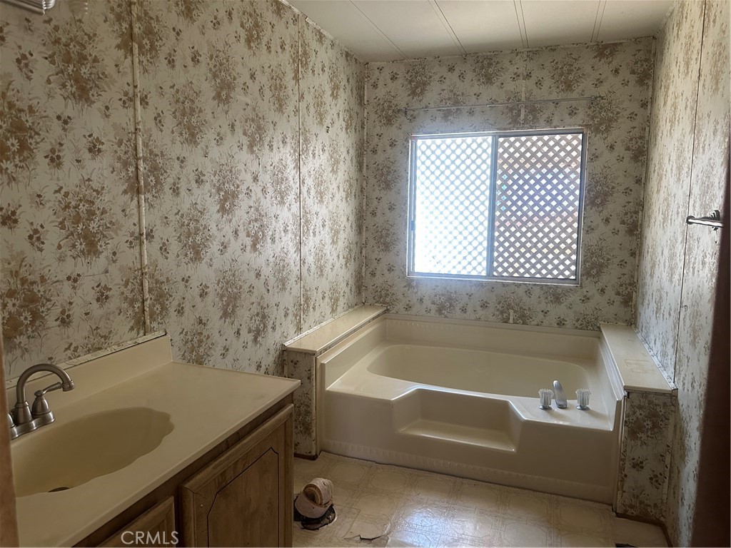 3663 Buchanan Street, Unit 13 Riverside, CA 92503 - Photo 7 of 13