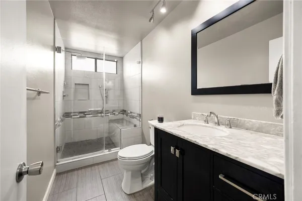 $900,000 | 2452 Chelsea Place, Unit M, Santa Monica, CA 90404