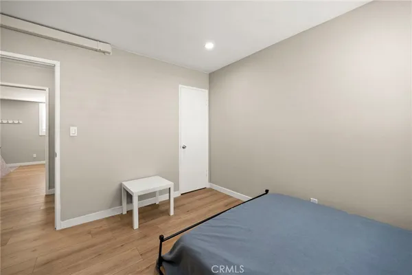 $900,000 | 2452 Chelsea Place, Unit M, Santa Monica, CA 90404