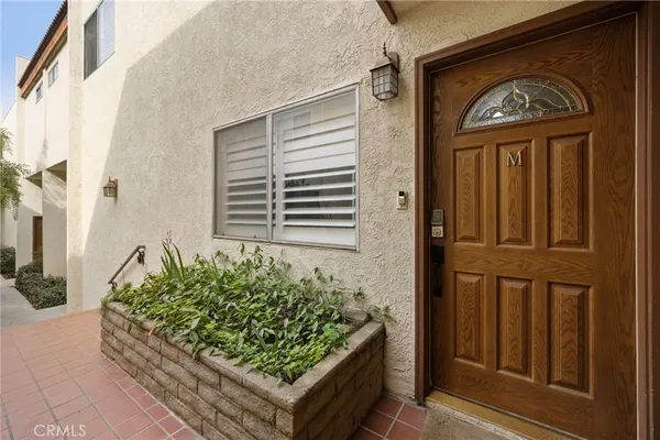 $900,000 | 2452 Chelsea Place, Unit M, Santa Monica, CA 90404