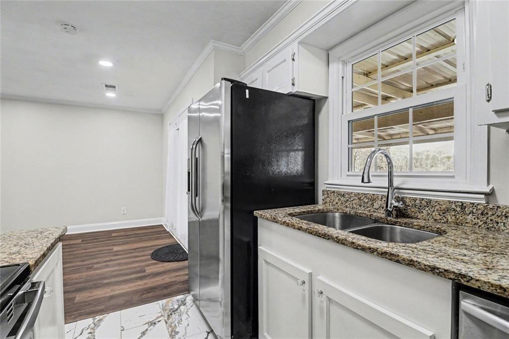 161 Holcomb Ferry Road Roswell, GA 30076 - Photo 9 of 23