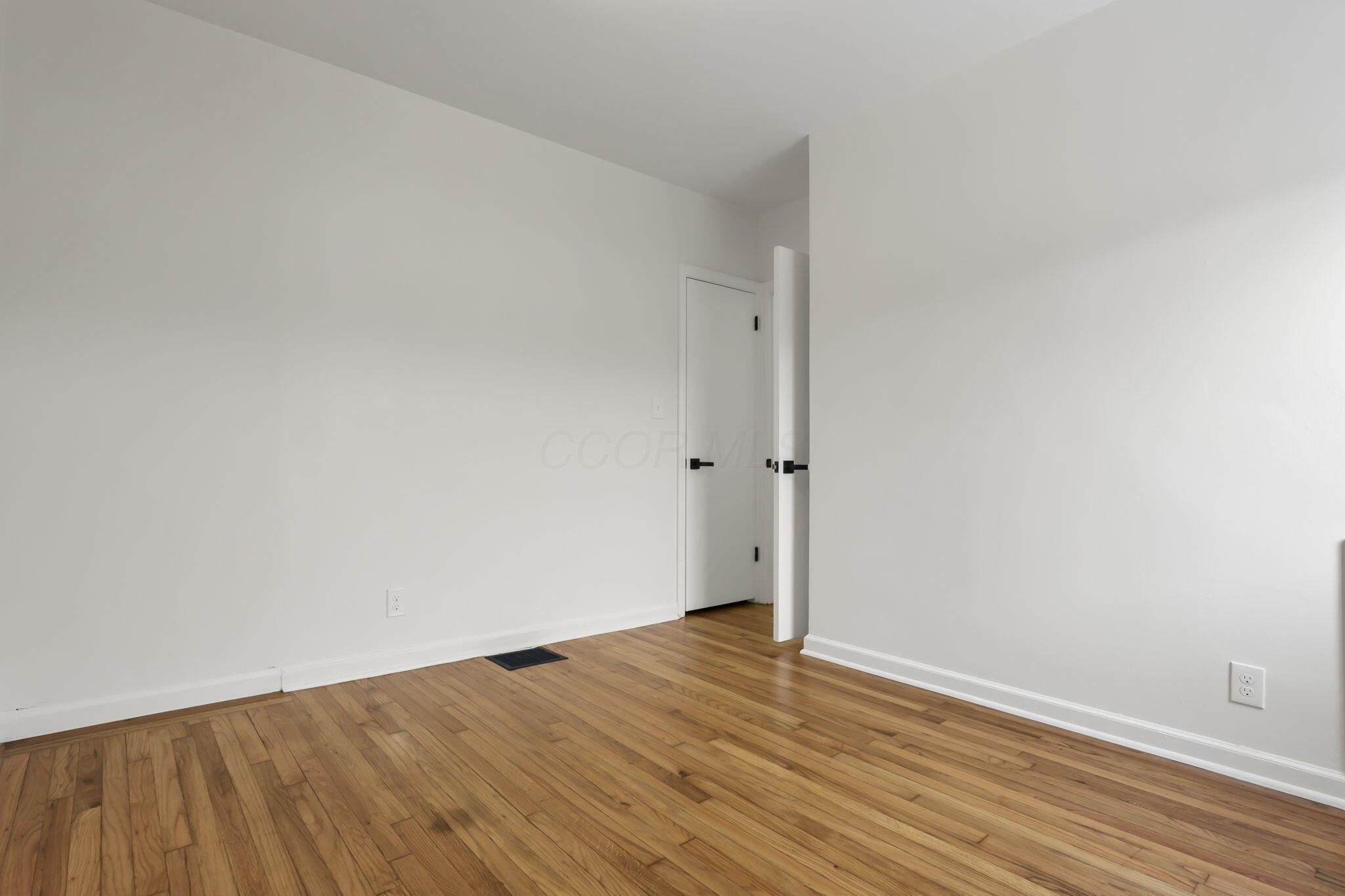 180 North Harding Road Columbus, OH 43209 - Photo 20 of 38 Bedroom