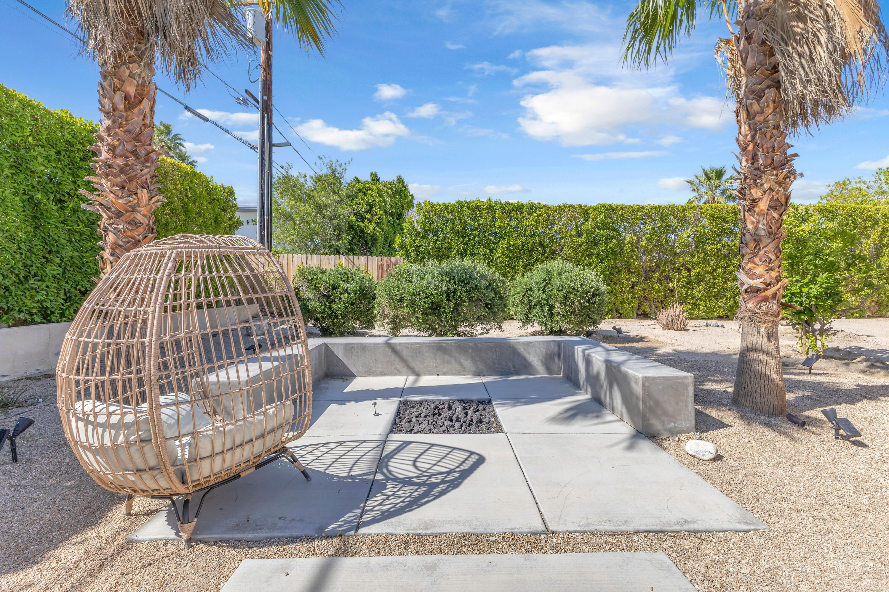 2355 West Nicola Road Palm Springs, CA 92262 - Photo 54 of 54 a view of barbeque area with tub