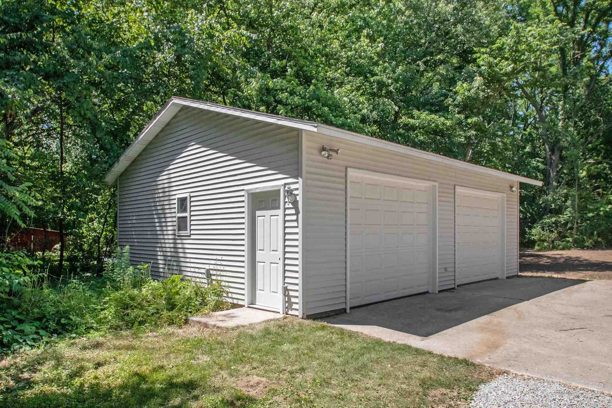 3726 Vistula Road Mishawaka, IN 46544 - Photo 8 of 34 Gallery Image 8