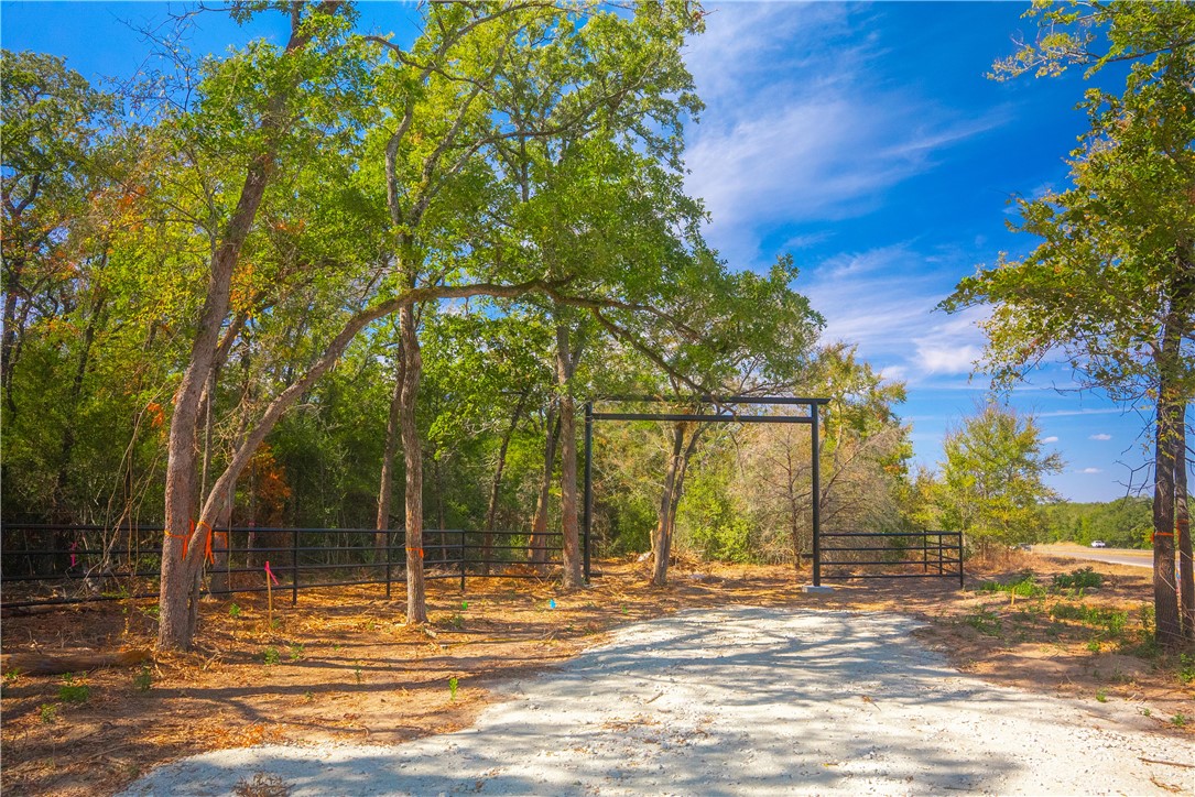 5131 North State Highway Hearne, TX 77859 - Photo 2 of 16 View of gate