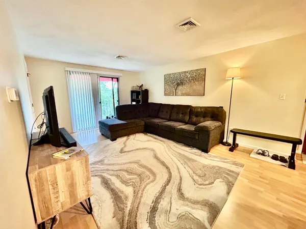 $1,925 | 6 Heritage Village Drive, Unit 608, Nashua, NH 03062