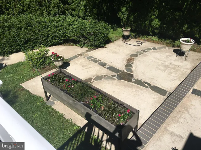 a view of an outdoor space with seating area