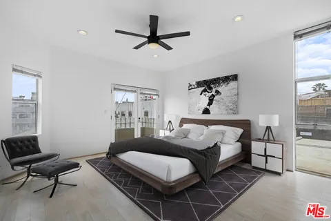 $4,995,000 | 22 28th Place, Venice, CA 90291